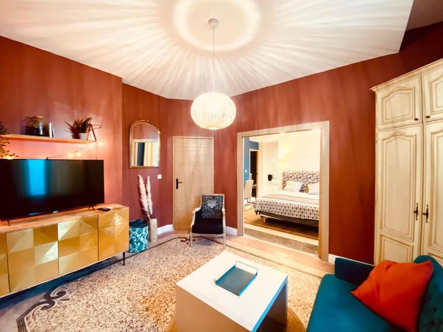 La Suite 2 Pieces Lit Queen Size Entree Privee Nimes Exterior photo