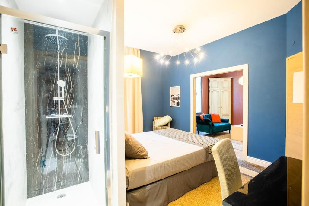 La Suite 2 Pieces Lit Queen Size Entree Privee Nimes Exterior photo